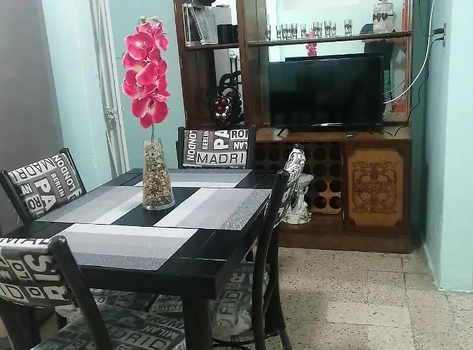 Departamento Cercano Al Aeropuerto T2, A 2 Calles Apartment *