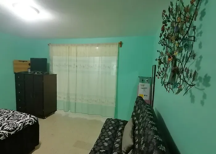 Departamento Cercano Al Aeropuerto T2, A 2 Calles Apartment